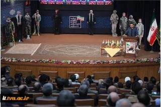 رونمایی از تمبر یادبود شهید سید مصطفی صدرزاده در وزارت ارتباطات